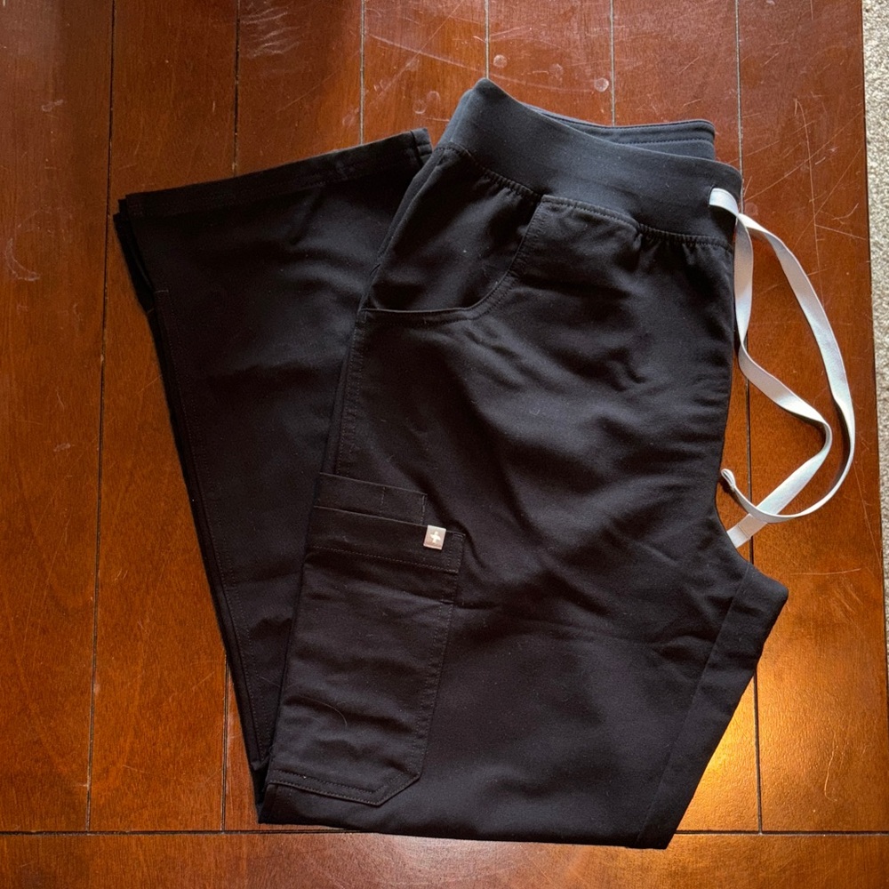 Figs Women's Set: Black Scrub Top and Cargo Pants